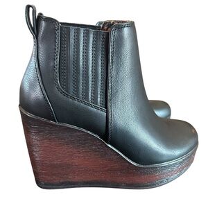 b.o.c. Big On Comfort Athalia Platform Wedge Heel Black Booties NEW 6